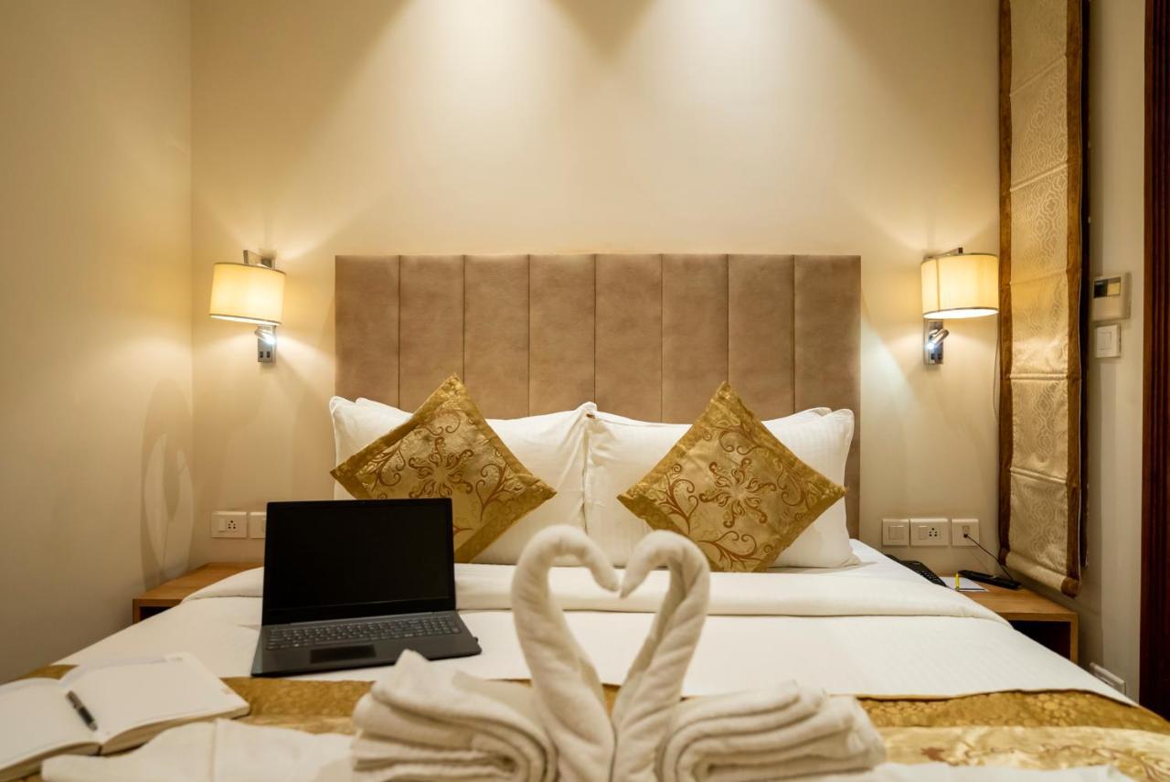 ורנאסי Celebrant Hotel מראה חיצוני תמונה