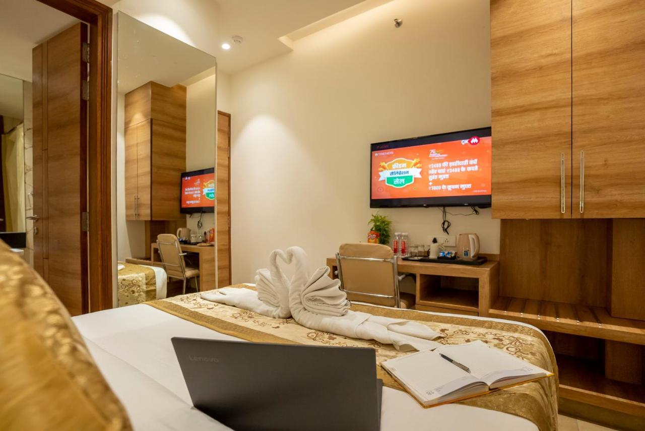 ורנאסי Celebrant Hotel מראה חיצוני תמונה