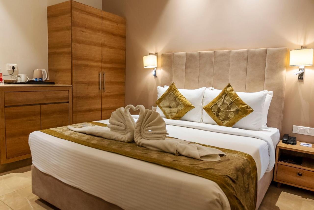 ורנאסי Celebrant Hotel מראה חיצוני תמונה
