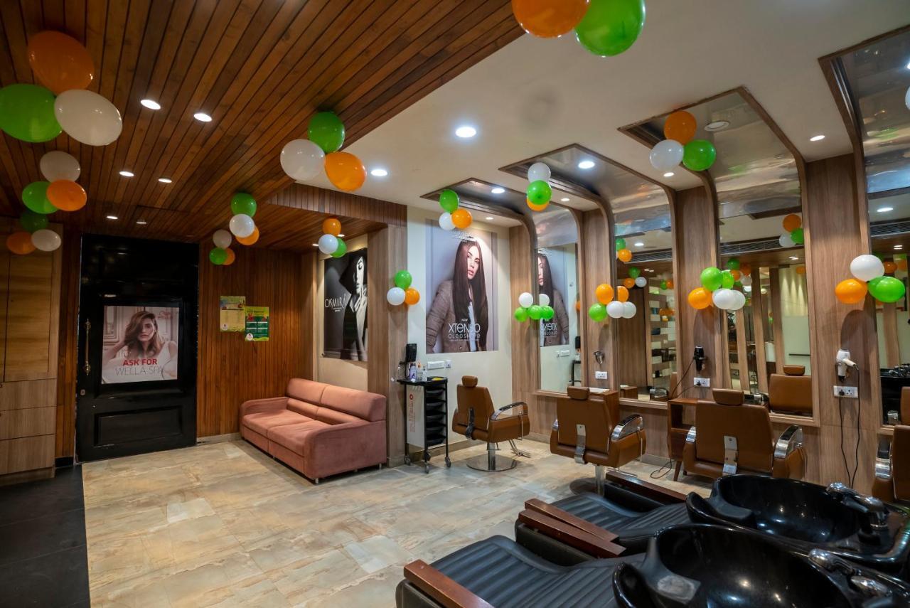 ורנאסי Celebrant Hotel מראה חיצוני תמונה